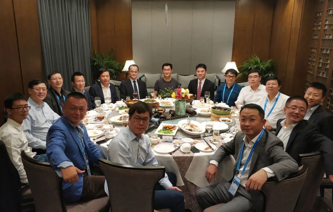 雷军刷屏,难掩互联网低谷墙裂推荐