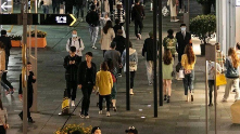 “牵手门”背后，街拍是门怎样的生意？
