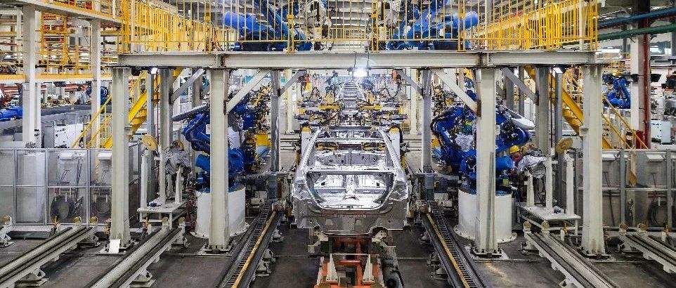新能源汽车迎来史上最大“内卷潮”，能否靠AI大模型突围？